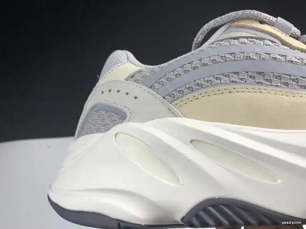 GY7924 V2 Boost Cream Adidas Cream 700 Yeezy 0501